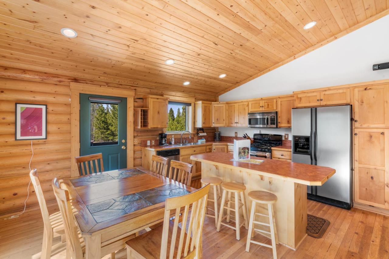 Lazy Fox Cabin West Yellowstone Exterior foto