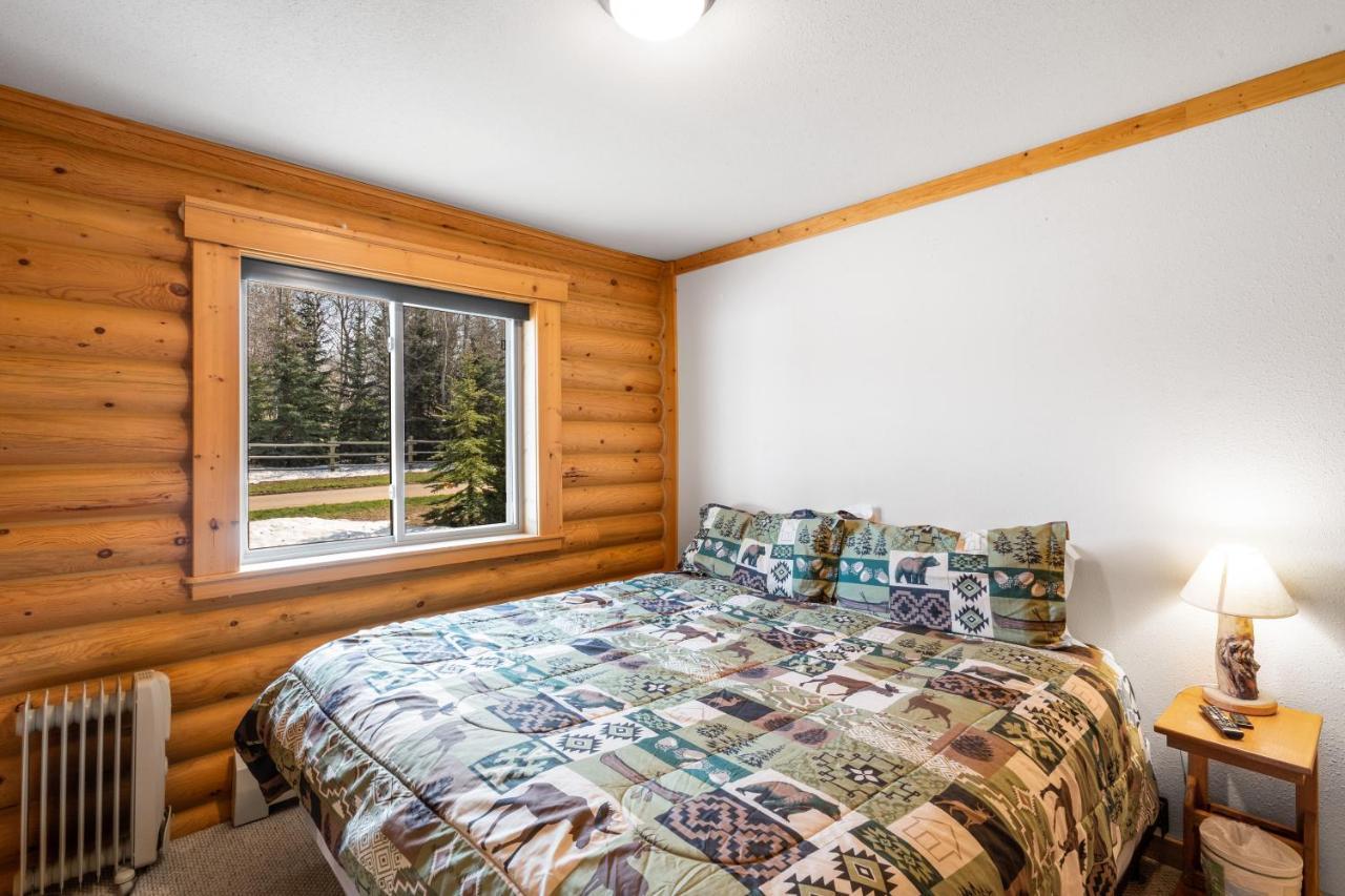 Lazy Fox Cabin West Yellowstone Exterior foto